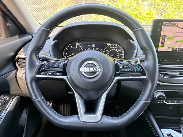 Used 2023 Scarlet Ember Tintcoat Nissan 2.5 SL image 19