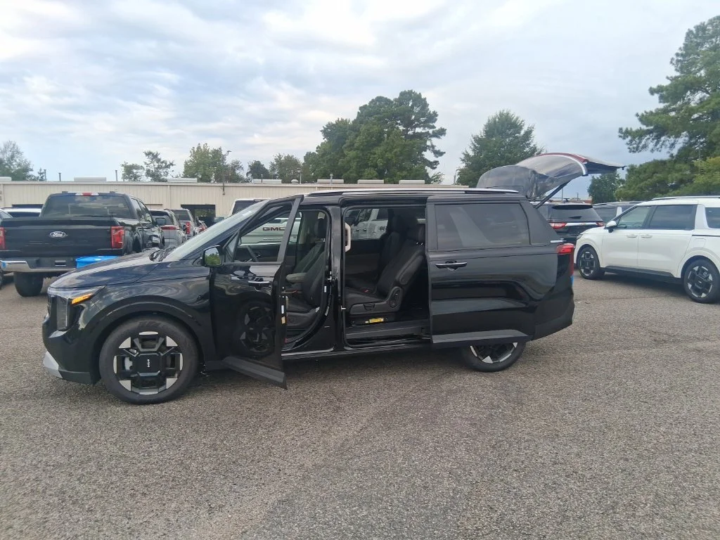 Certified Used 2026 Gray Kia LXS image 11