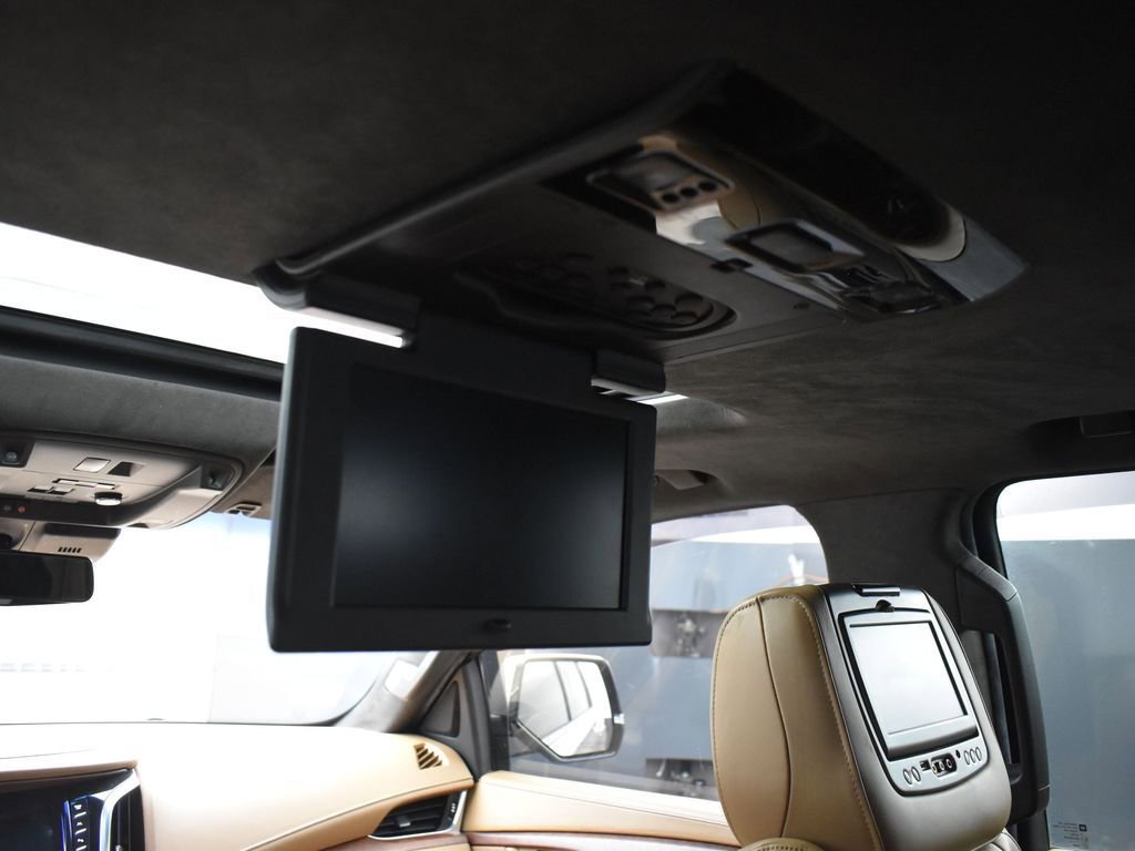 2017 CADILLAC ESCALADE - Image 27