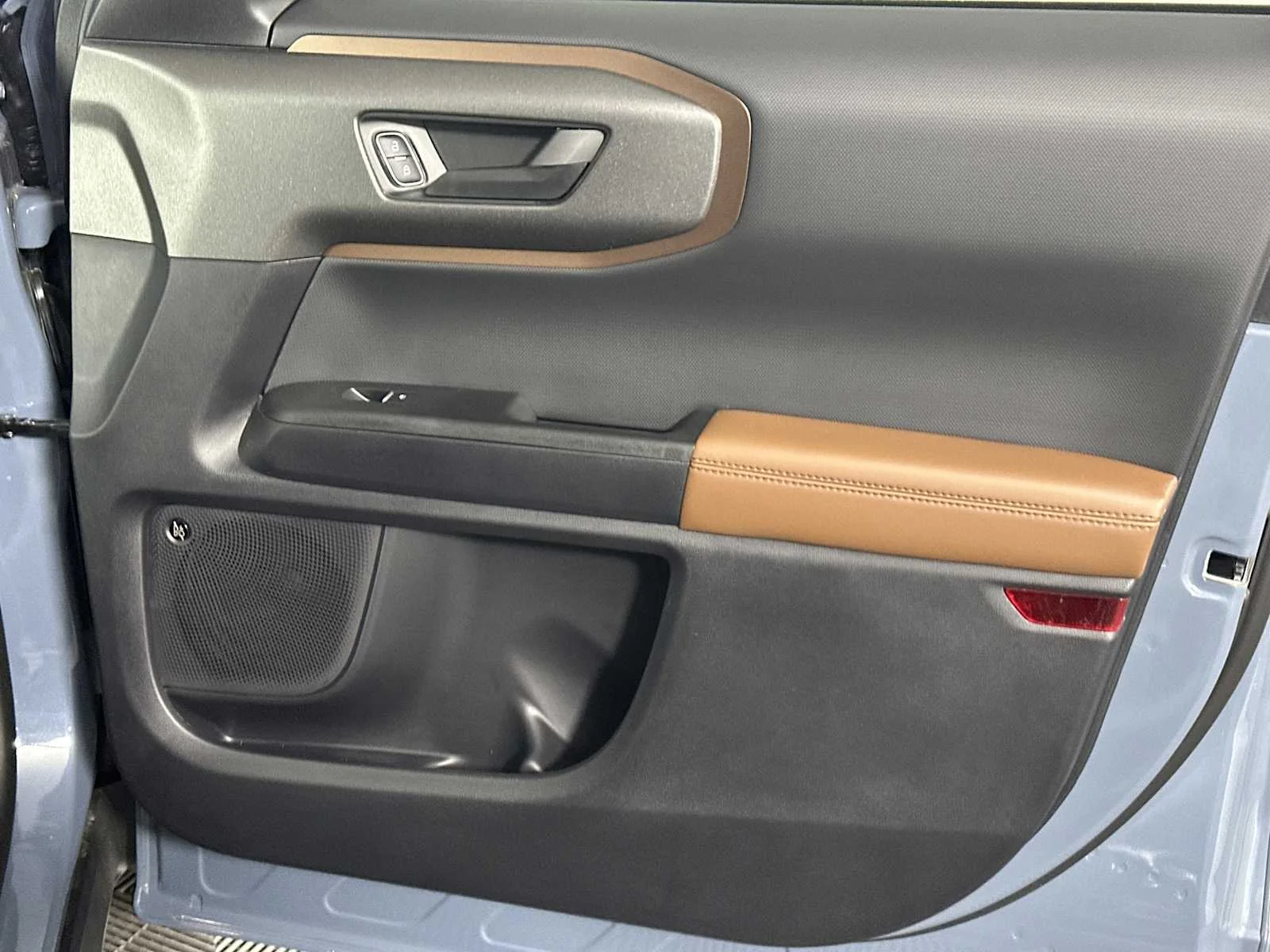 New 2026 Azure Gray Metallic Tri-Coat Ford Outer Banks image 18