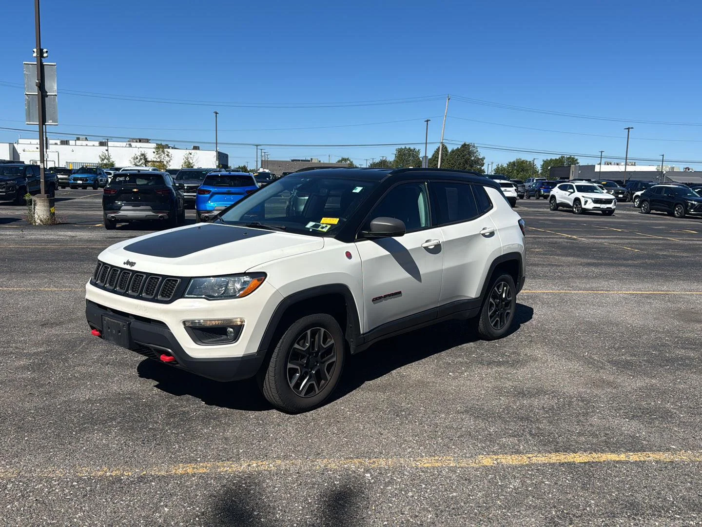 Used 2019 White Clearcoat Jeep Trailhawk image 3