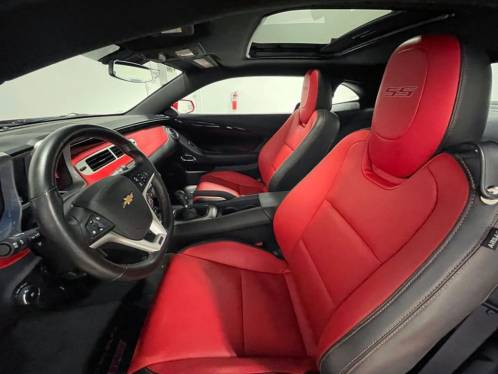 Used 2015 Red Chevrolet SS image 80