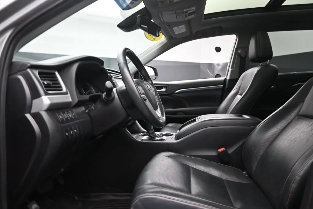 Used 2019 Silver Toyota Limited Platinum image 17