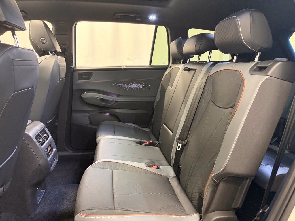 New 2027 Sandstone Volkswagen 2.0T SEL image 39