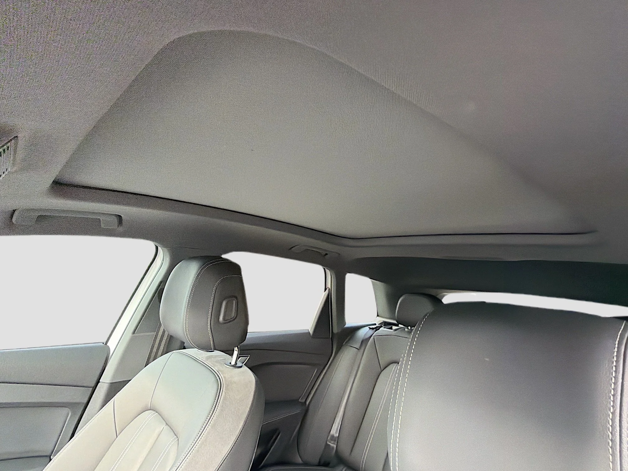 Used 2025 Glacier White Audi Premium image 26