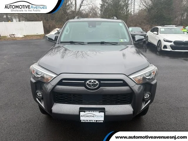 2023 Toyota 4Runner SR5 Premium 4WD w/ Heated SofTex Seats & Power Moonroof