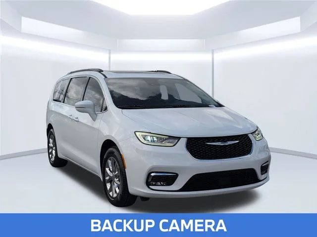 Certified Used 2022 White Chrysler Touring L image 8