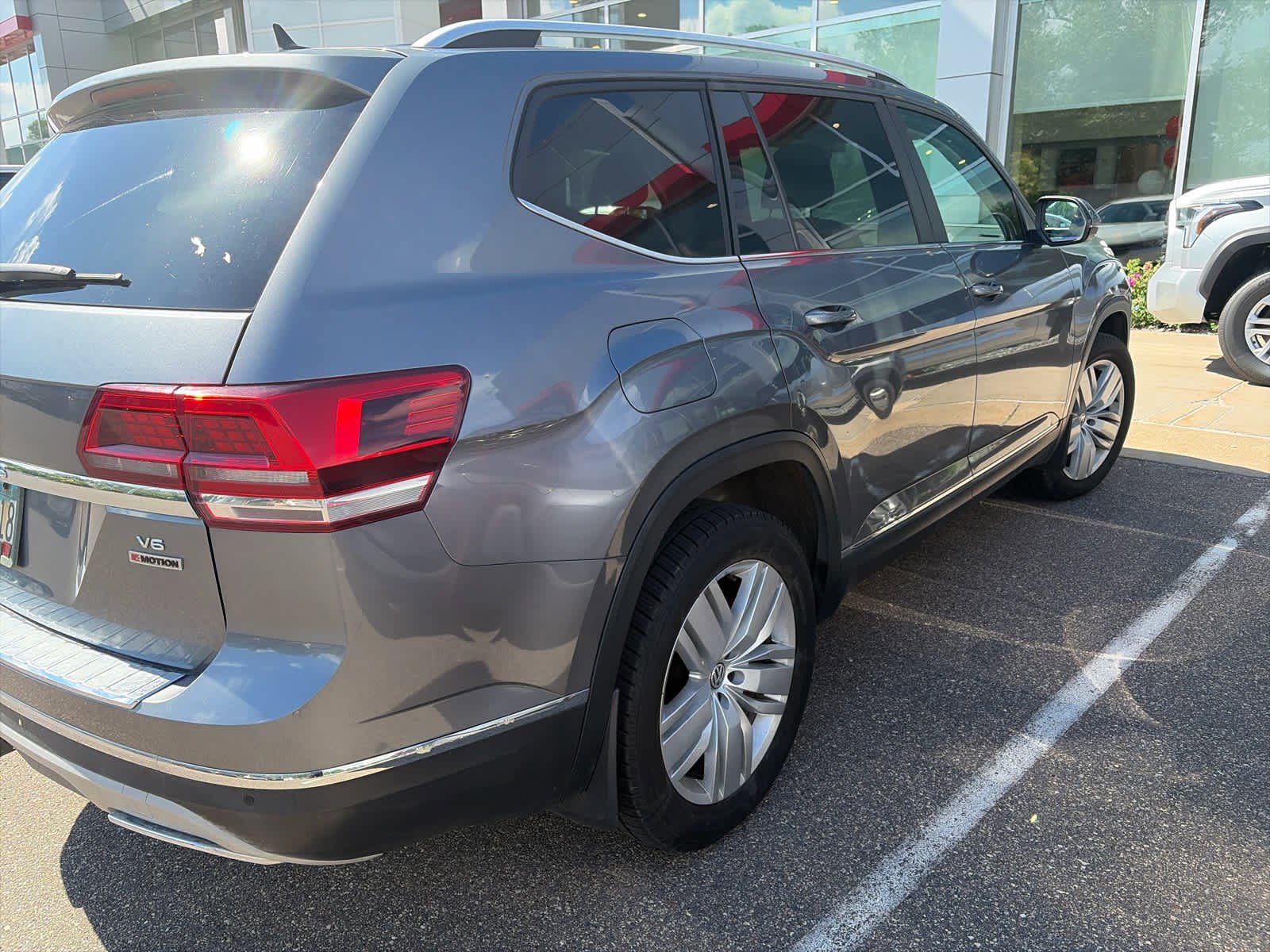 Used 2019 Platinum Gray Metallic Volkswagen 3.6L V6 SEL image 5