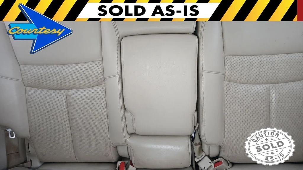 Used 2018 Pearl White Nissan Platinum image 11