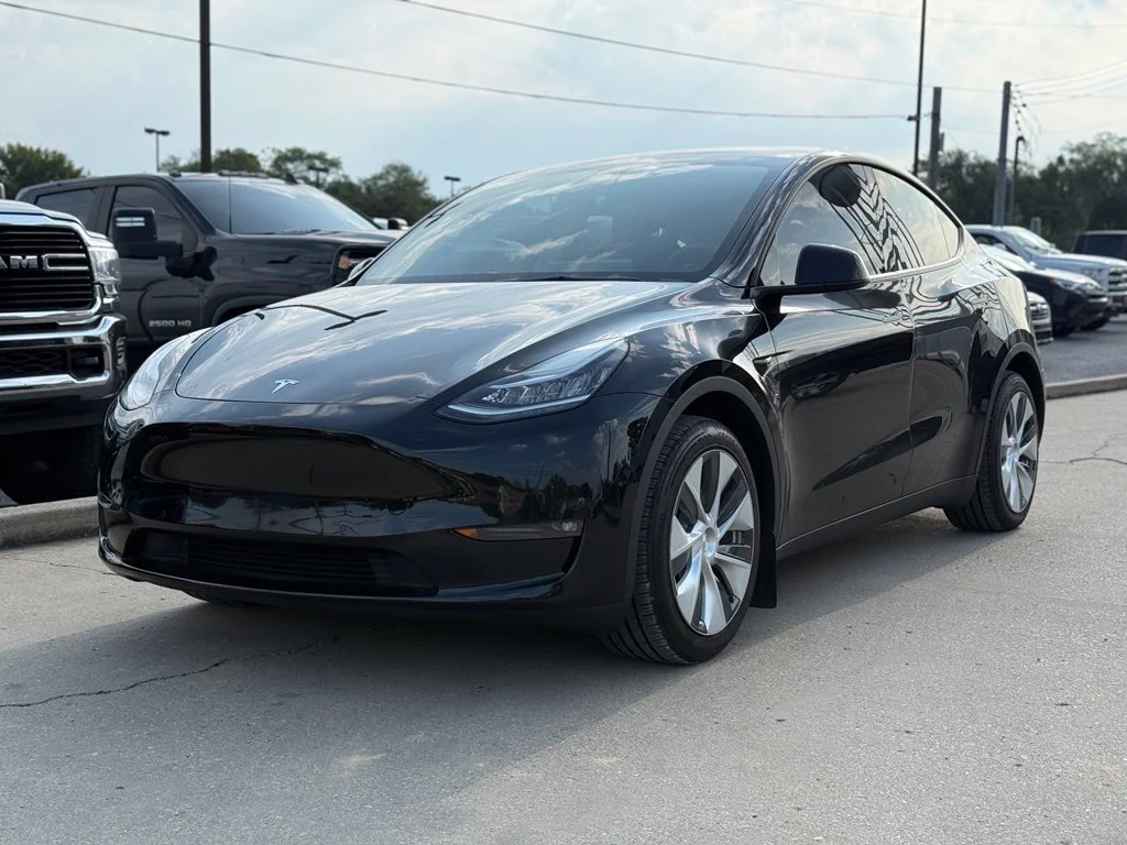 Used 2022 Black Tesla Long Range image 2