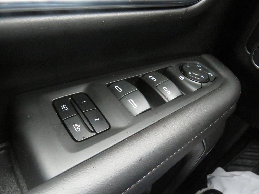 Used 2024 Summit White Chevrolet Z71 image 26