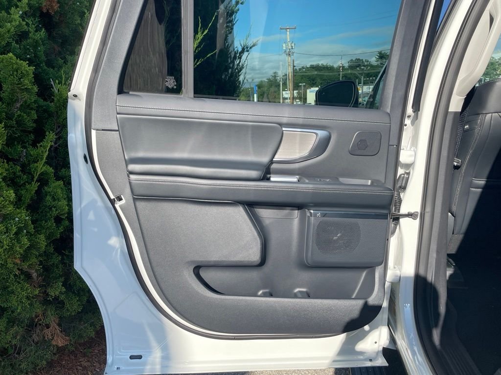 New 2027 Star White Metallic Tri-Coat Ford MAX Platinum image 19