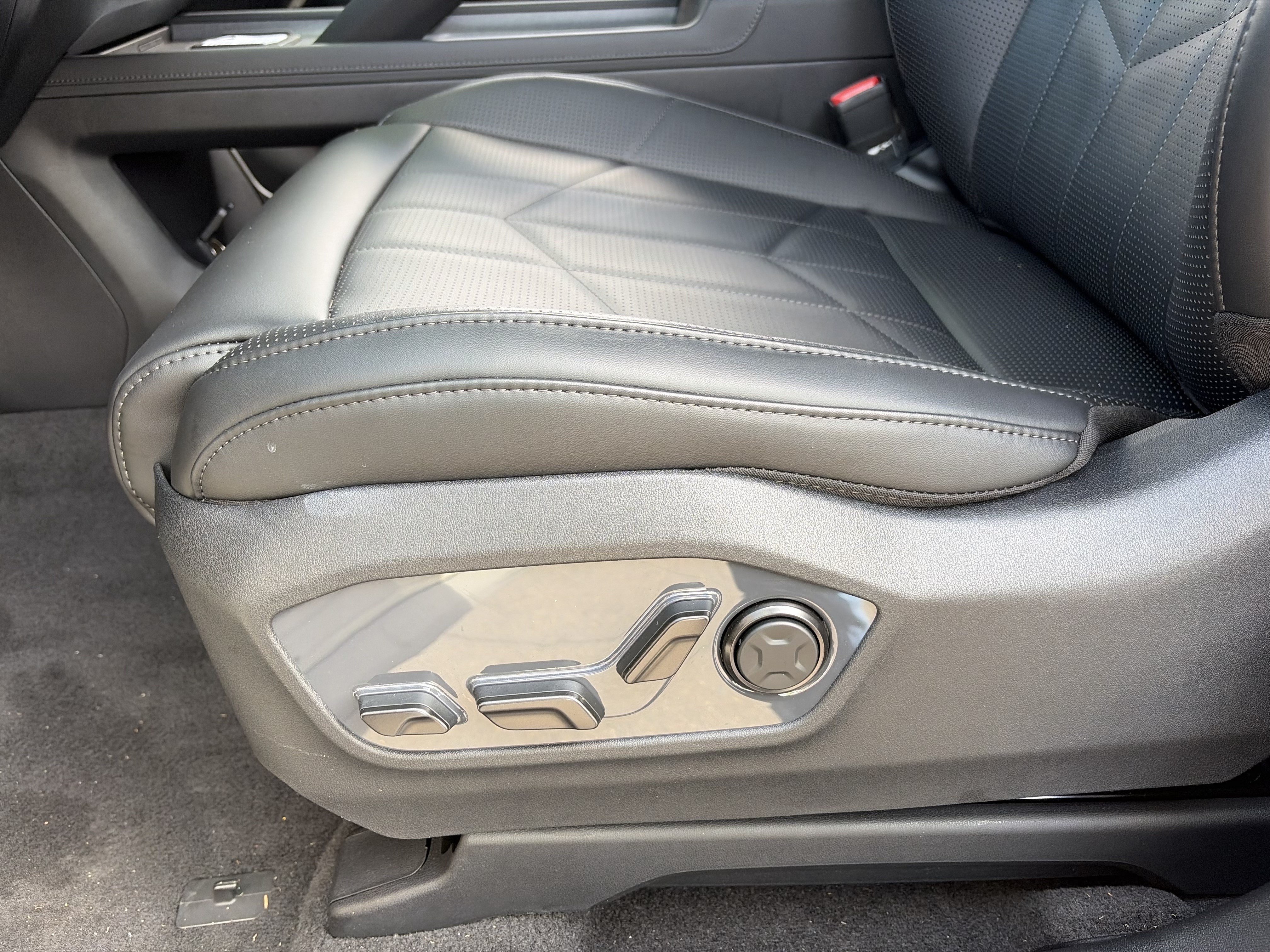 New 2027 Wolf Gray Kia X-PRO SX image 19