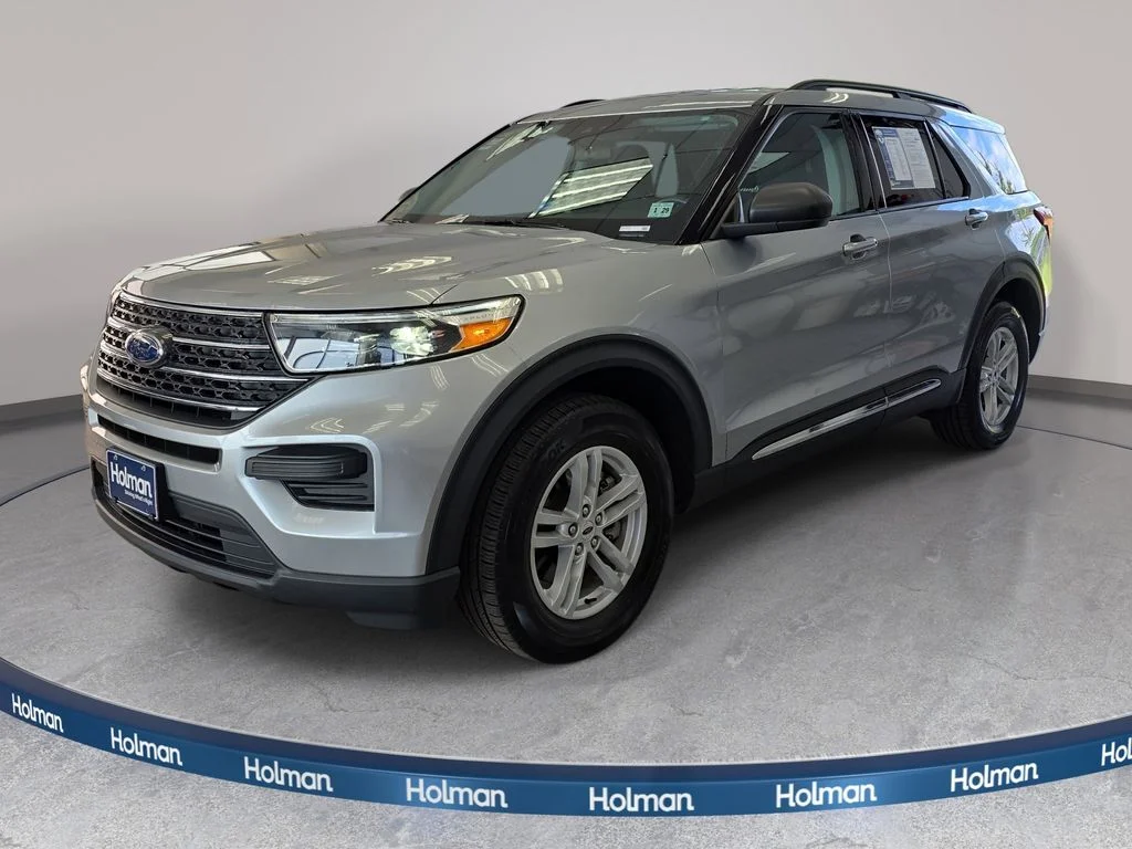 2023 Ford Explorer XLT 4WD's photo