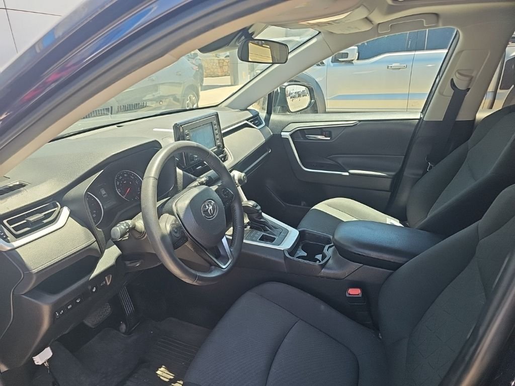 Used 2021  Toyota XLE image 19
