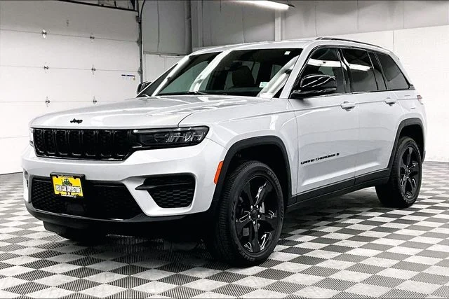 2024 Jeep Grand Cherokee Altitude - Photo 12