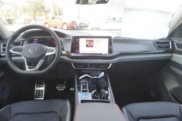 New 2026 Deep Black Pearl Volkswagen 2.0T Peak Edition image 20
