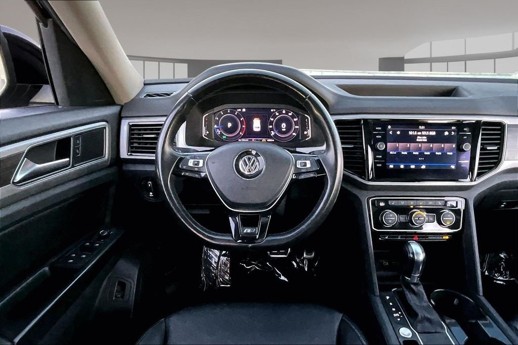 Used 2019 Deep Black Volkswagen 3.6L V6 SEL R-Line image 8