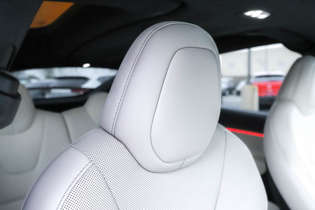 Used 2024  Tesla Base image 27