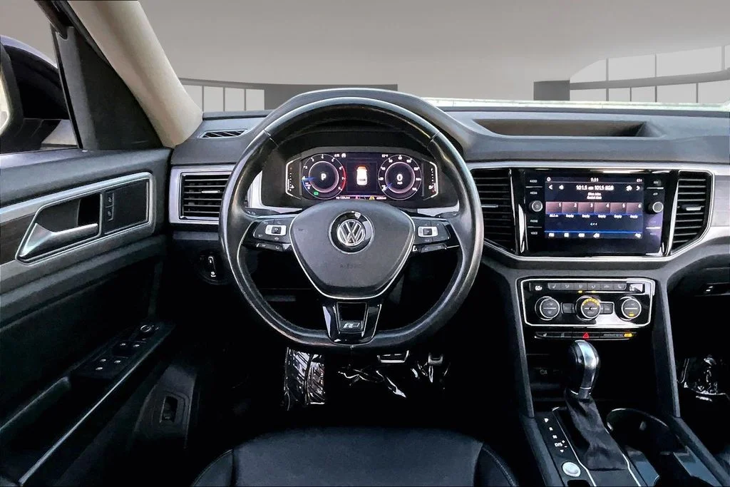 Used 2019 Black Volkswagen 3.6L V6 SEL R-Line image 8