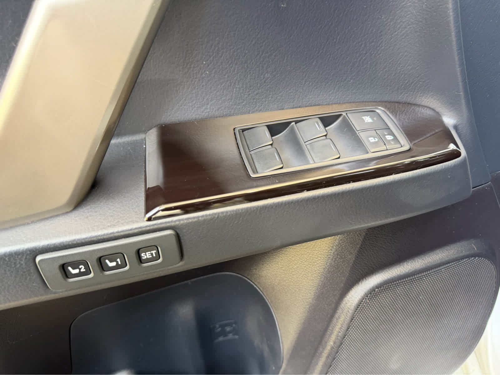 Used 2014 Tungsten Pearl Lexus  image 20