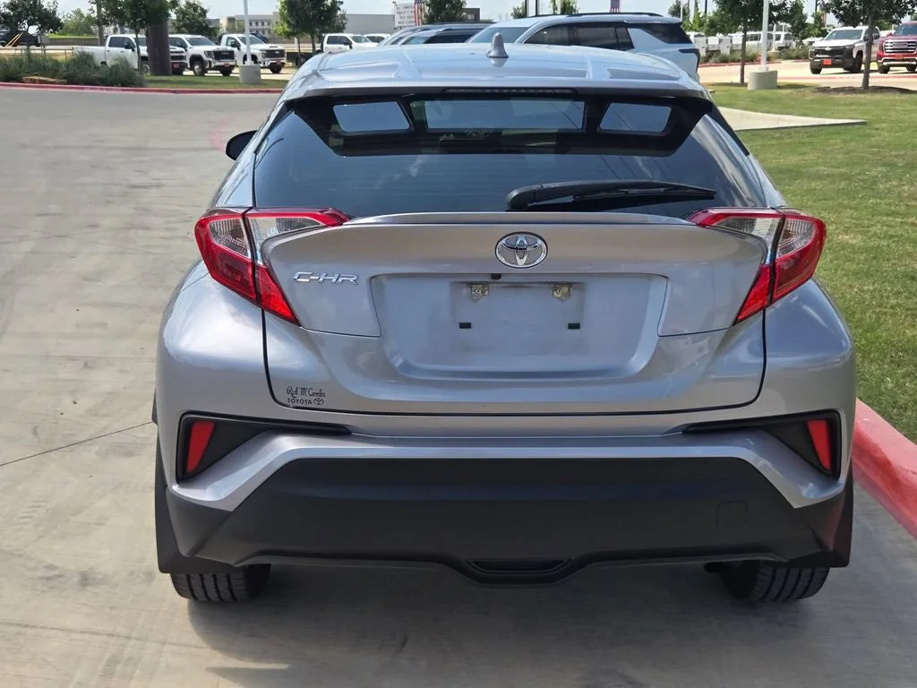 Used 2019 Silver Toyota XLE image 5