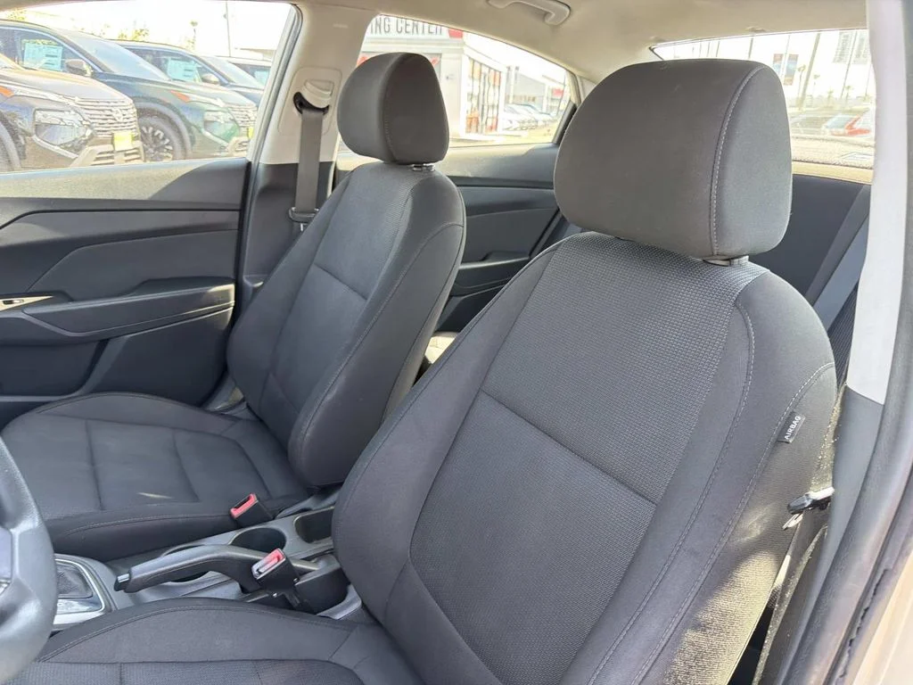 Used 2020 Olympus Silver Hyundai SE image 21