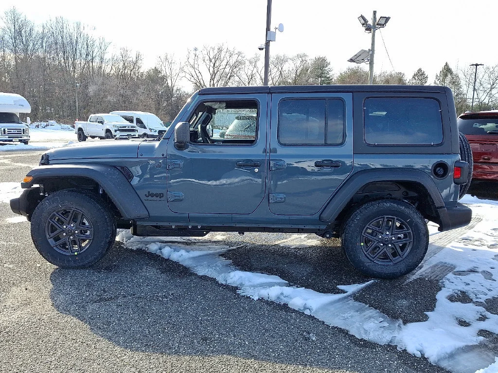 New 2026 Anvil Clear-Coat Exterior Paint Jeep Sport S image 5