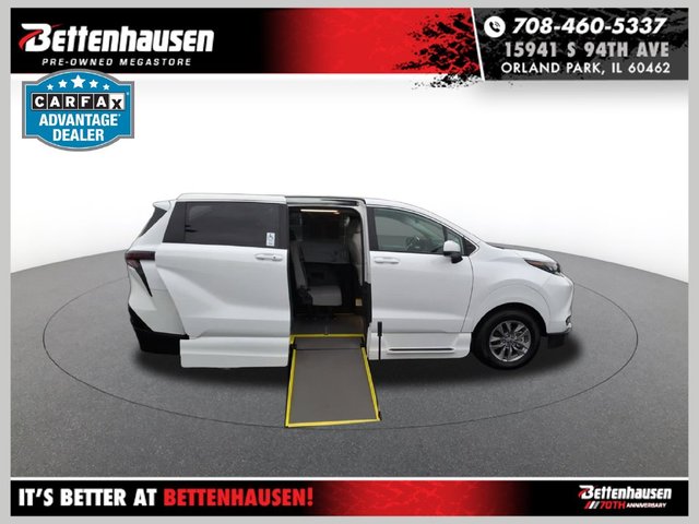 Pre-Owned 2025 Toyota Sienna LE AWD