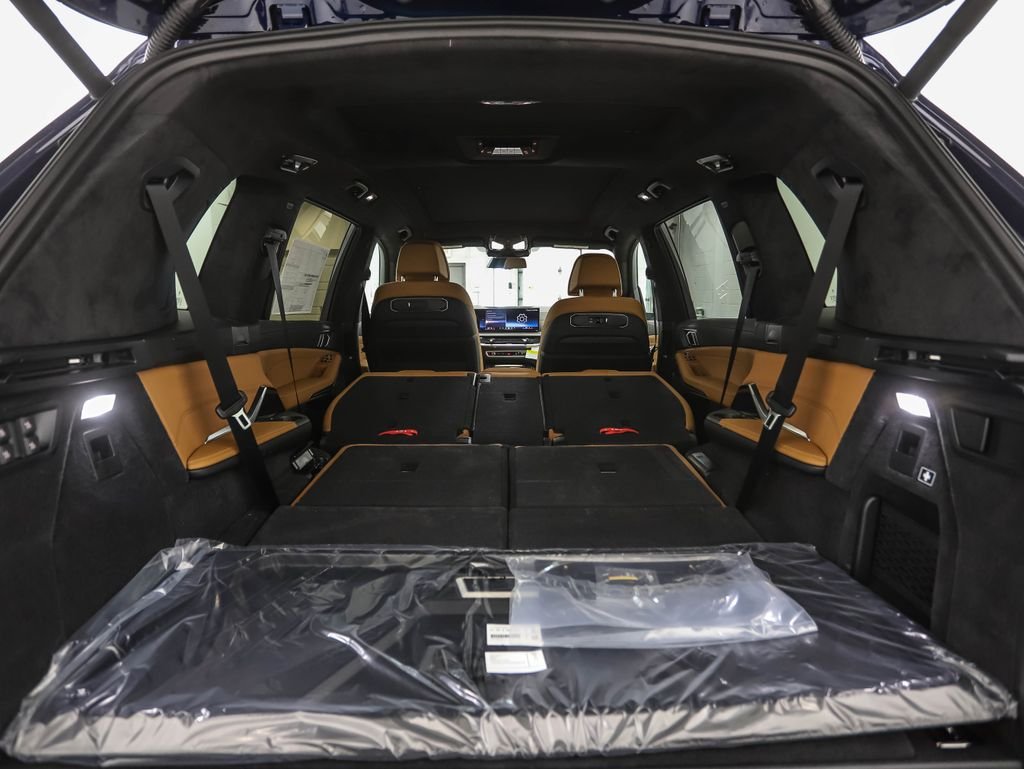 Used 2027 Blue BMW xDrive40i image 30
