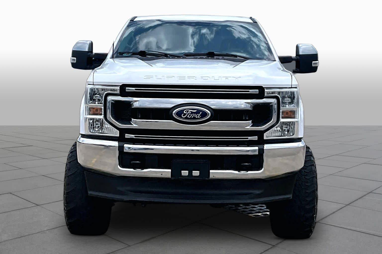 Used 2022 Oxford White Ford XLT image 4