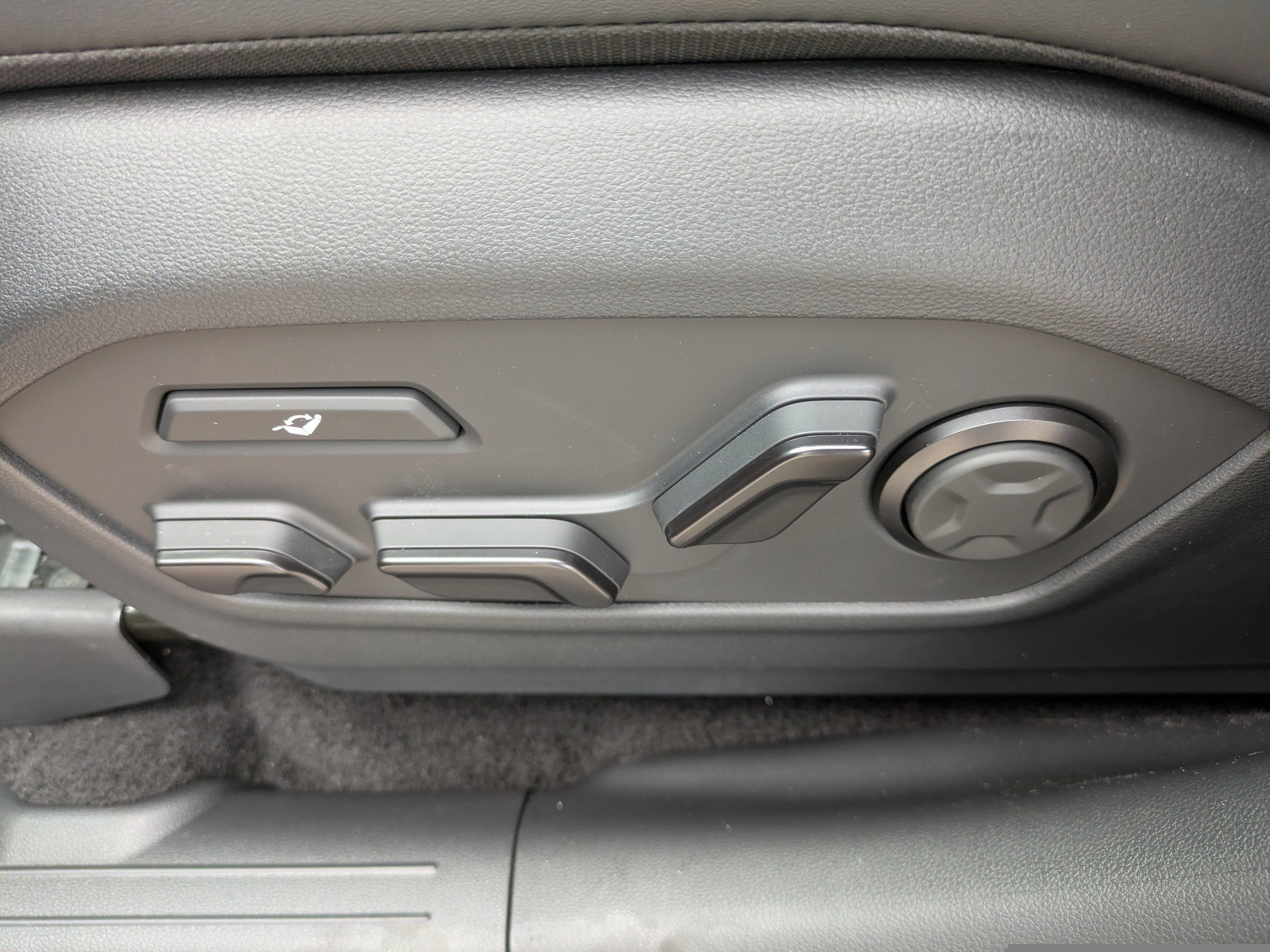 New 2026 Earthy Brass Matte Hyundai Calligraphy image 18