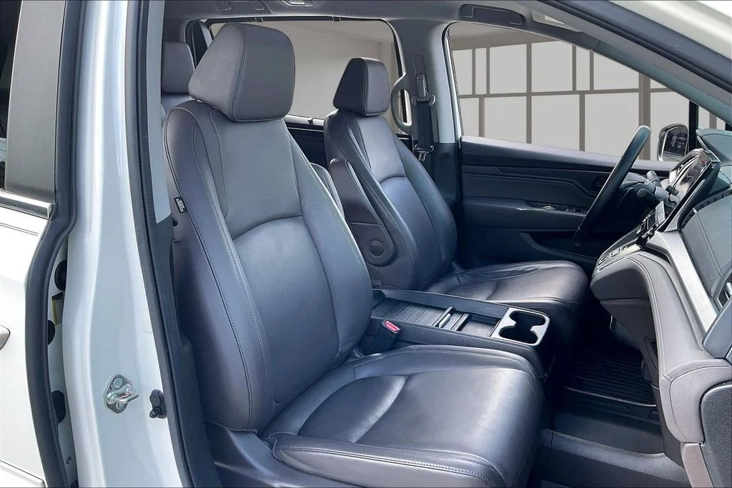 Used 2019 White Honda Touring image 30