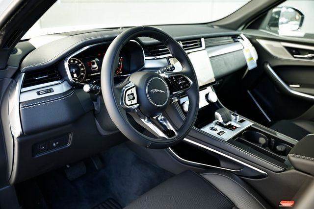 2026 Jaguar F-Pace R-Dynamic S - Photo 17