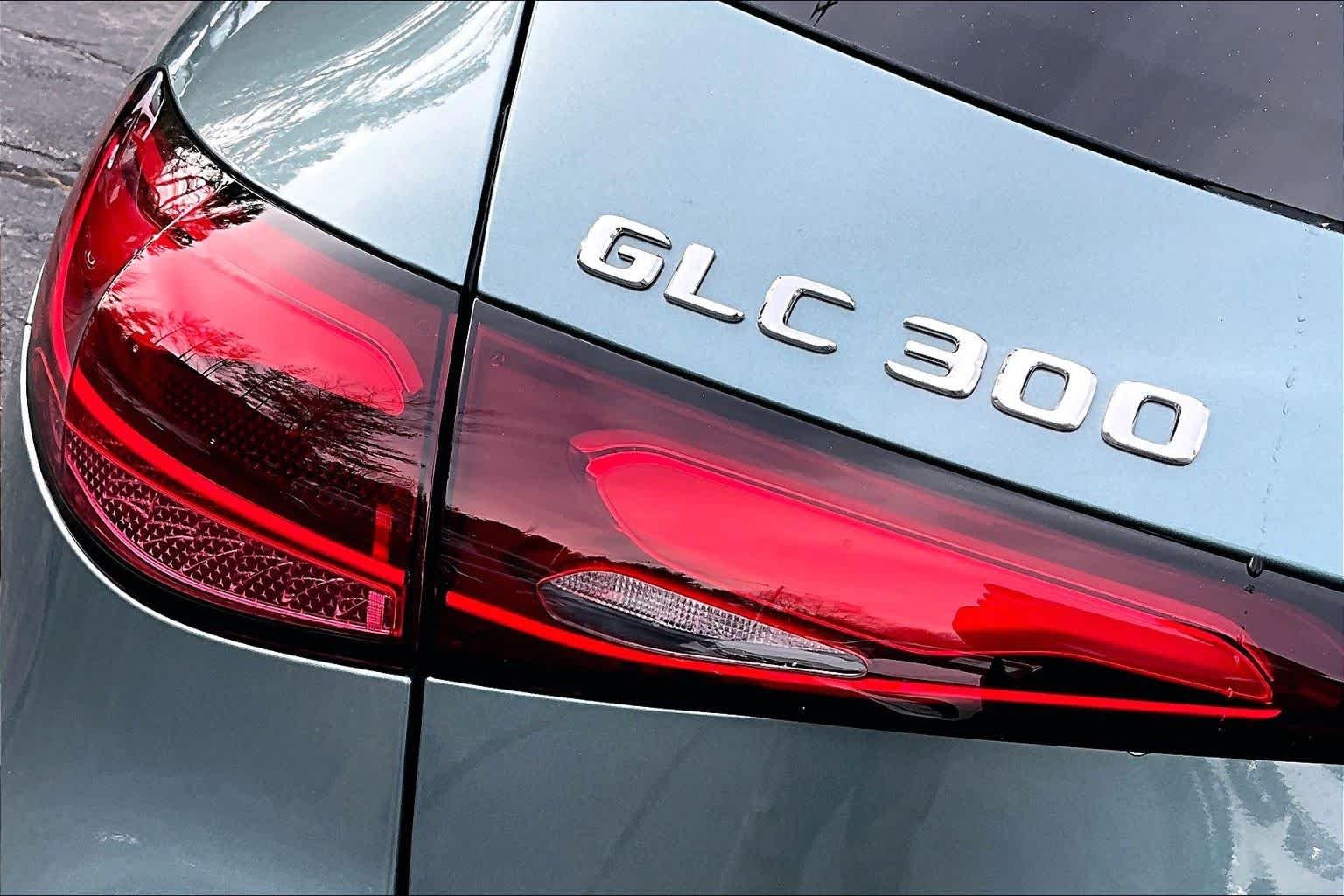 Used 2026 Verde Silver Metallic Mercedes-Benz GLC 300 image 6