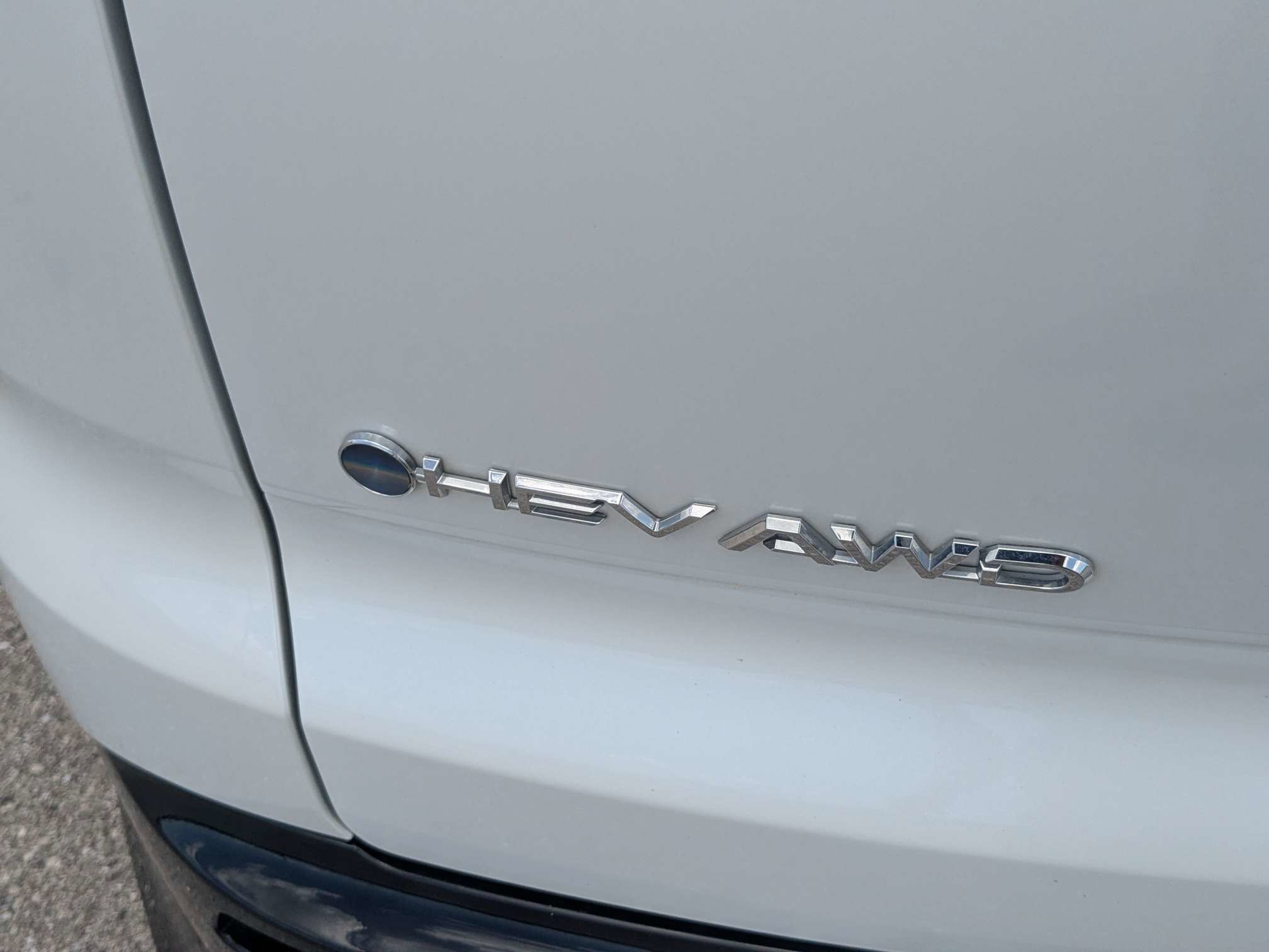 Used 2025 Oxygen White Toyota Limited image 12