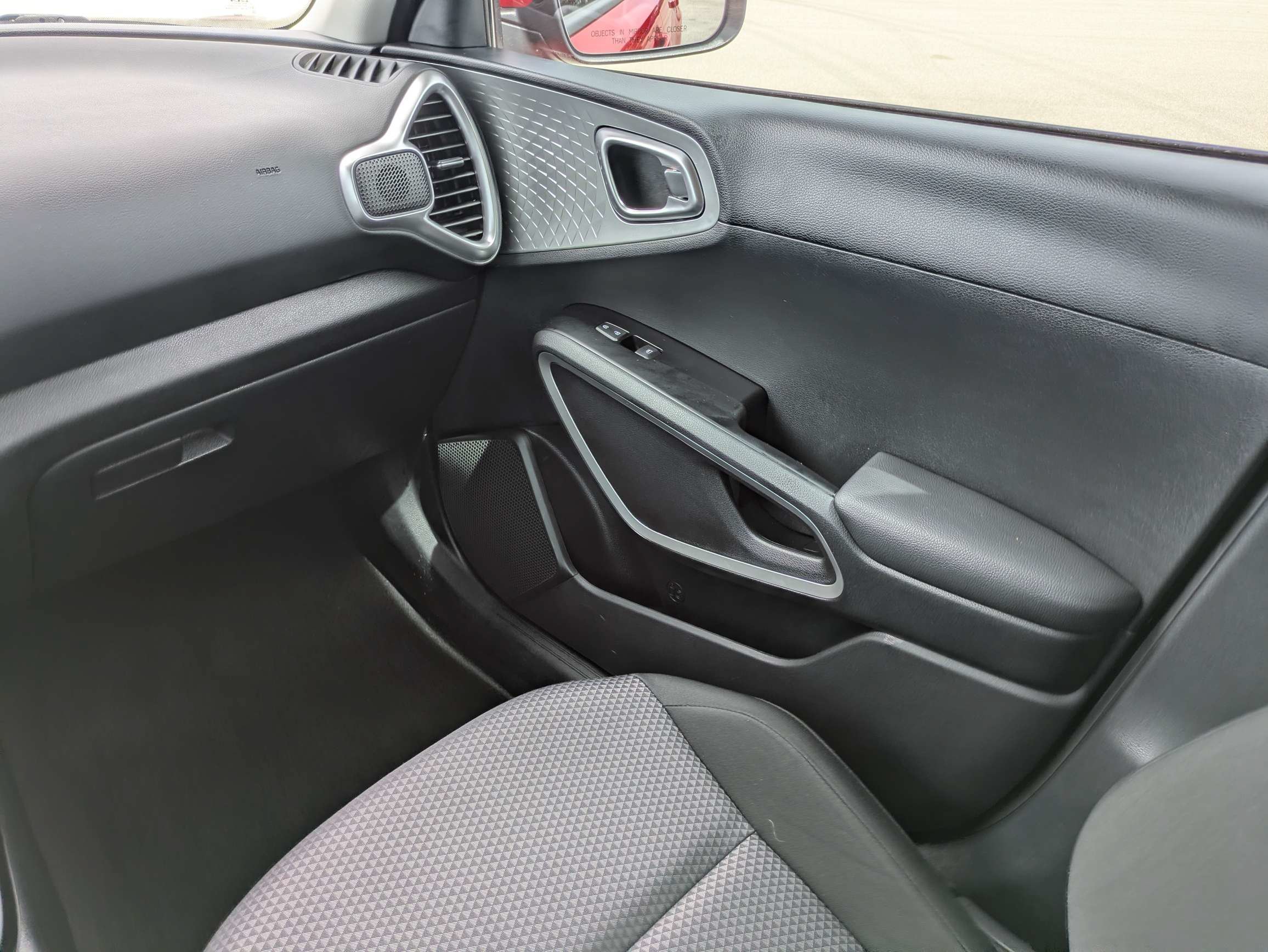 Used 2025 Inferno Red Kia LX image 17
