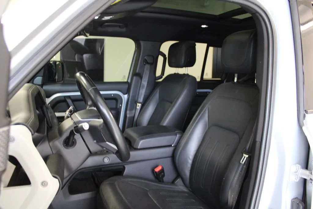 Used 2022 Silver Land Rover XS Edition image 5