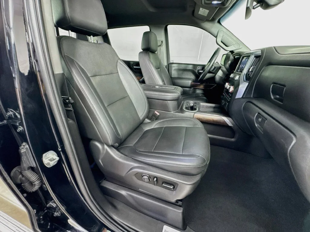 Used 2021 Black GMC SLT image 34