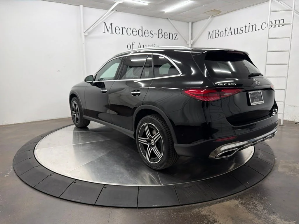 New 2027 Black Mercedes-Benz GLC 300 image 5