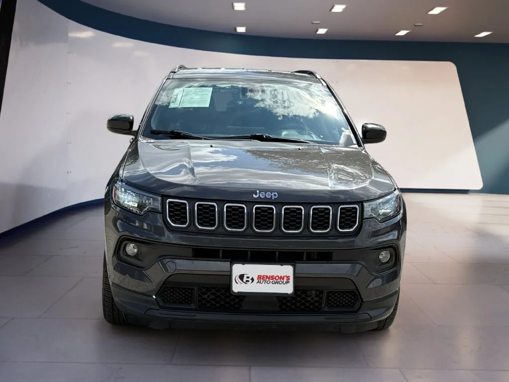 Used 2024 Gray Jeep Latitude image 8