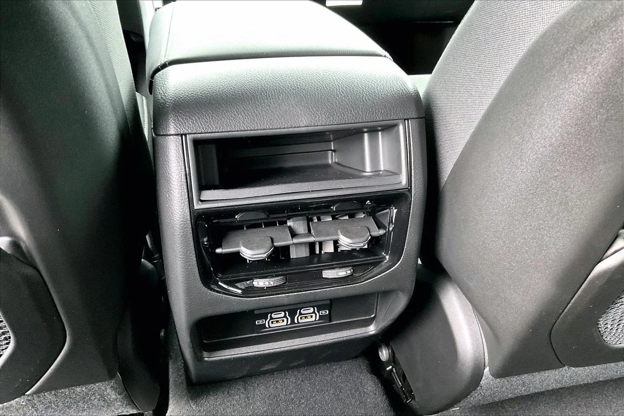 New 2026 Baltic Gray Metallic Clearcoat Jeep Laredo image 13
