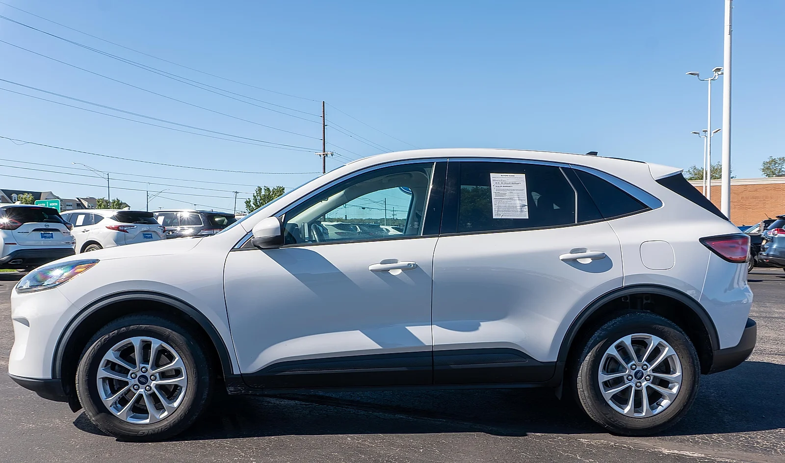 Used 2021 Oxford White Ford SE image 9