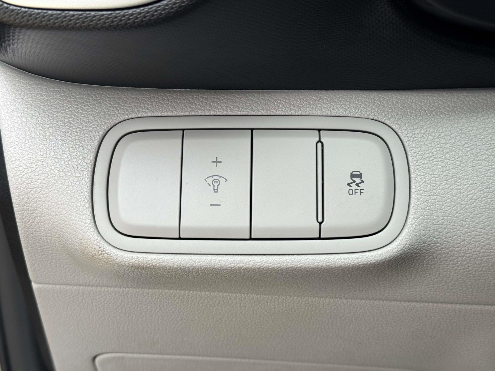 2023 Hyundai Venue SEL - Photo 17