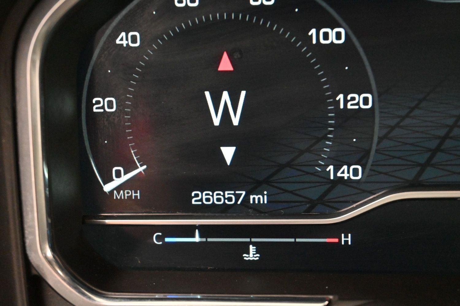 Used 2025 Summit White GMC AT4 image 19