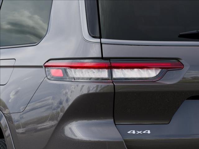 New 2026 Baltic Gray Metallic Clear-Coat Exterior Paint Jeep Limited image 9