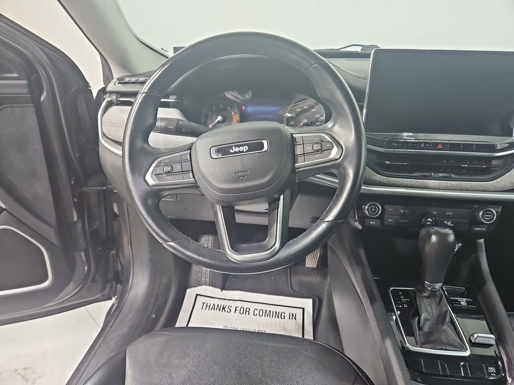 Used 2022 Gray Jeep Latitude Lux image 14