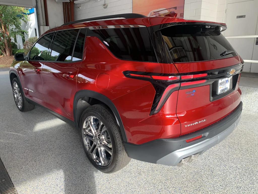 2027 Chevrolet Traverse LT - Photo 6