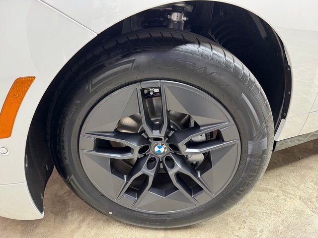 2026 BMW iX 60 - Photo 28