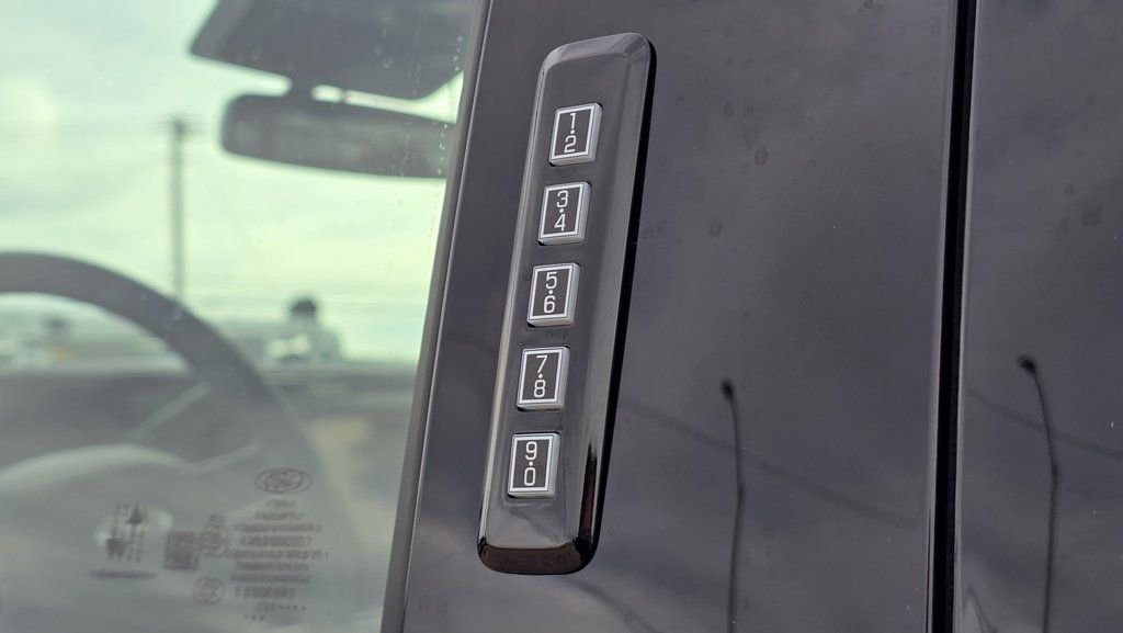 2026 Ford F-350 Super Duty Lariat - Photo 16